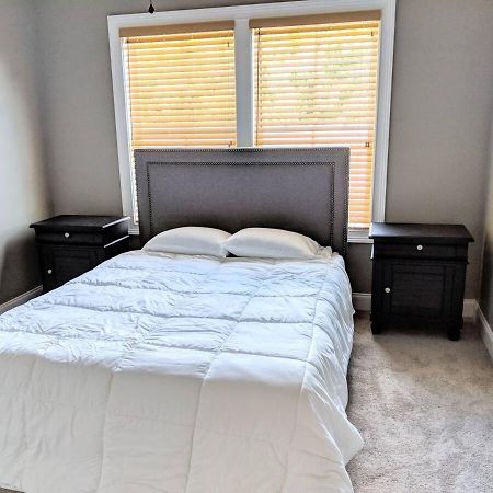Spacious deluxe house for you, your family&friends Charlotte Exterior foto
